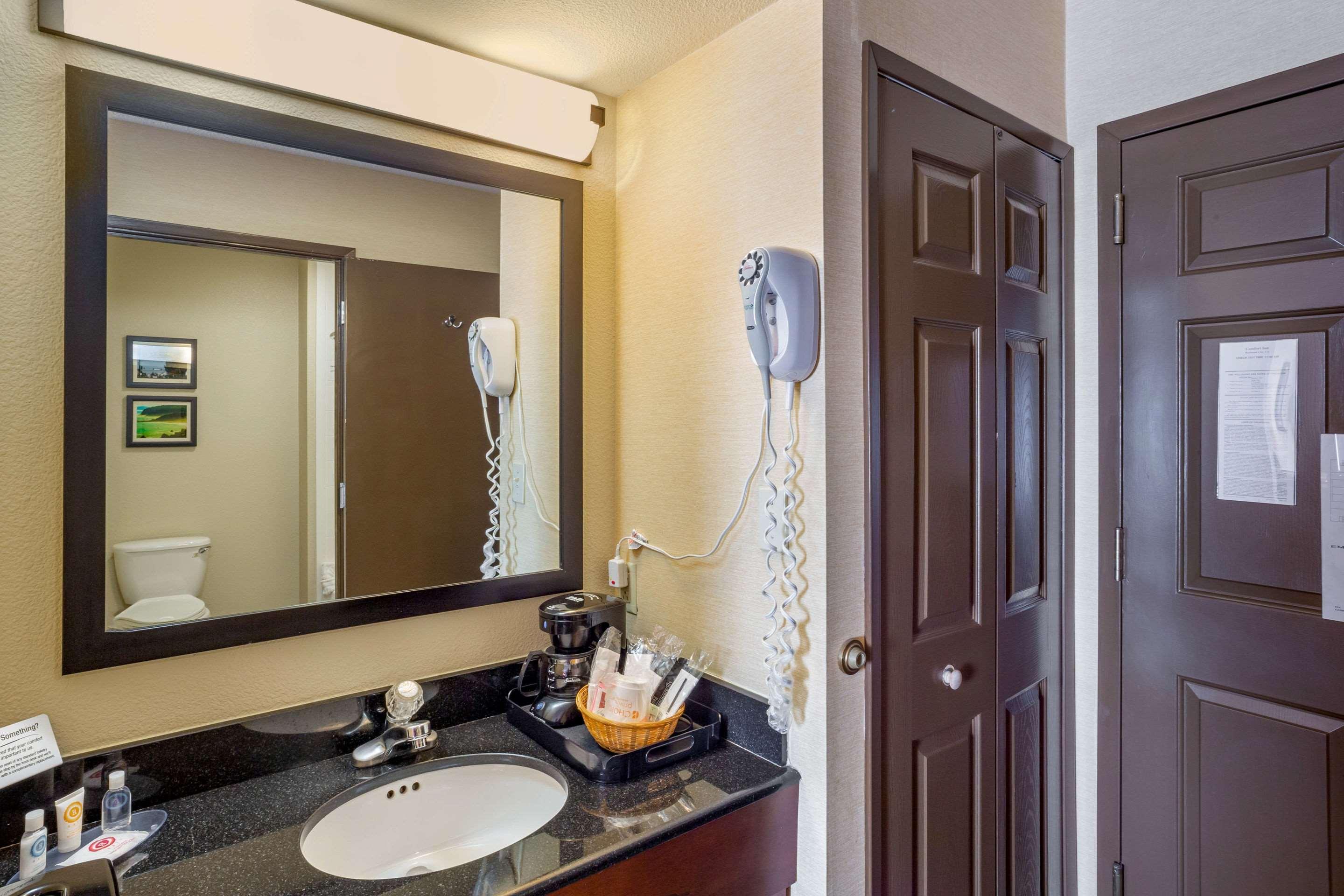 Comfort Inn Редуд Сити Екстериор снимка