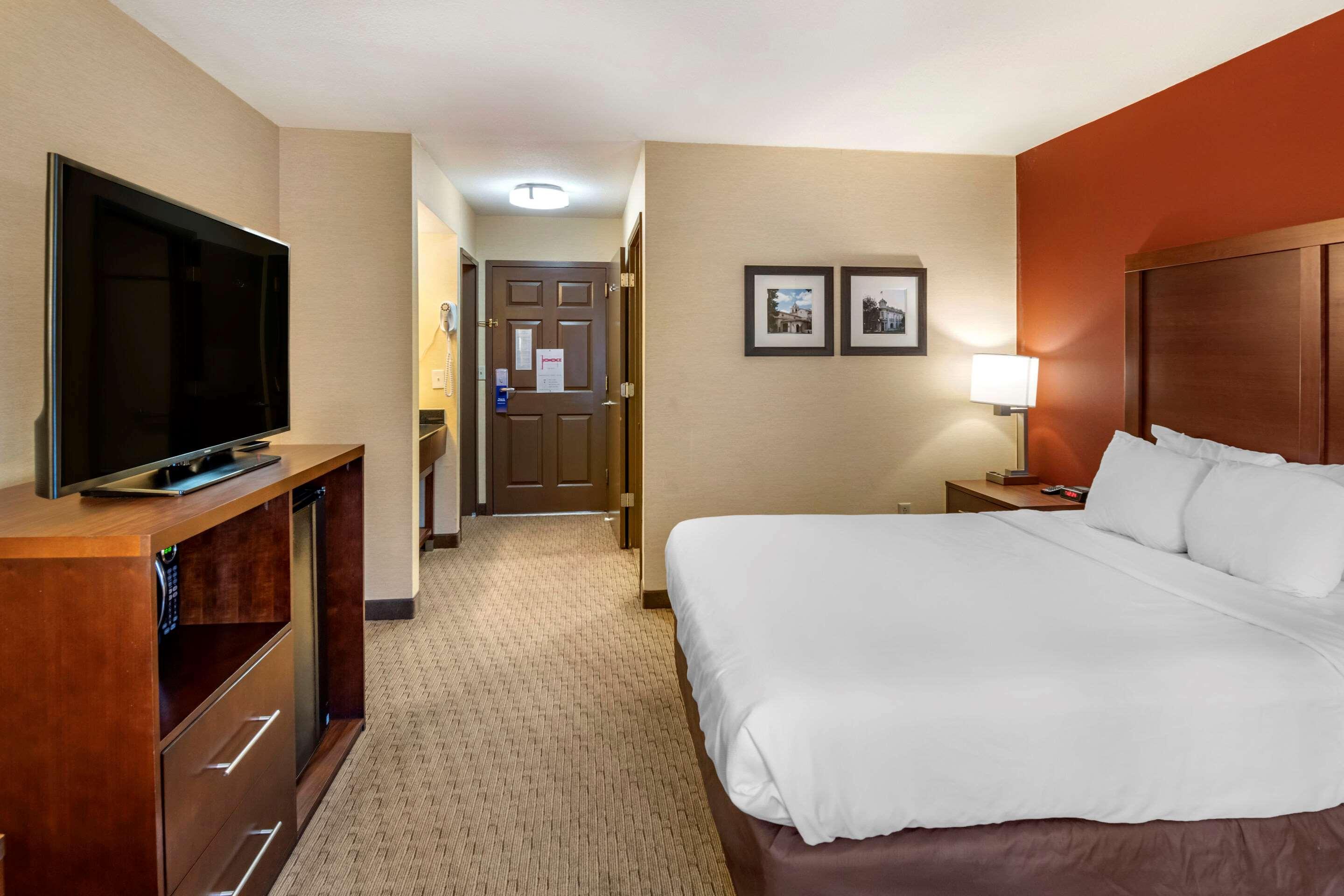 Comfort Inn Редуд Сити Екстериор снимка