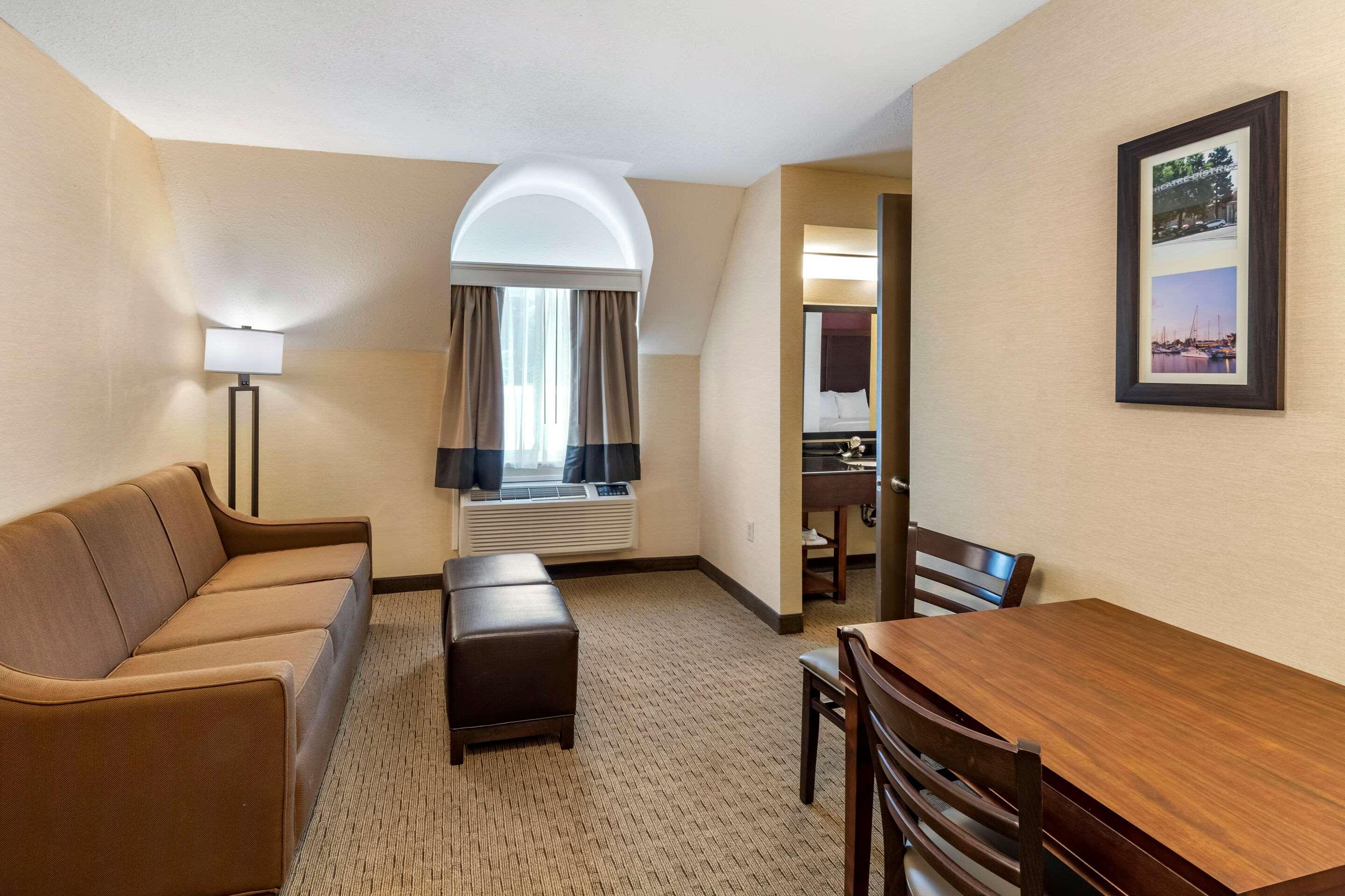 Comfort Inn Редуд Сити Екстериор снимка