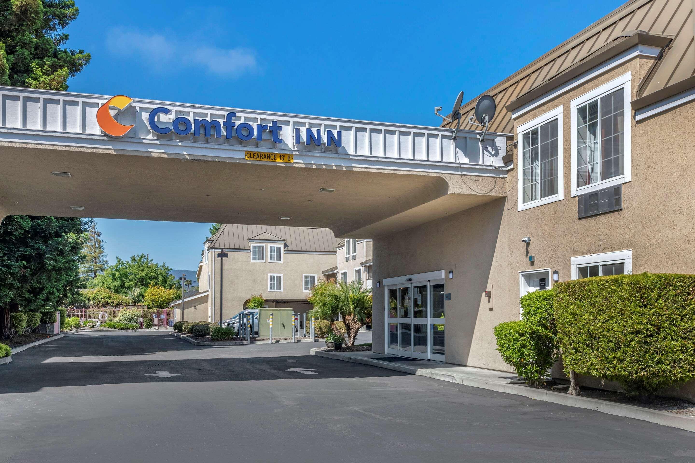 Comfort Inn Редуд Сити Екстериор снимка
