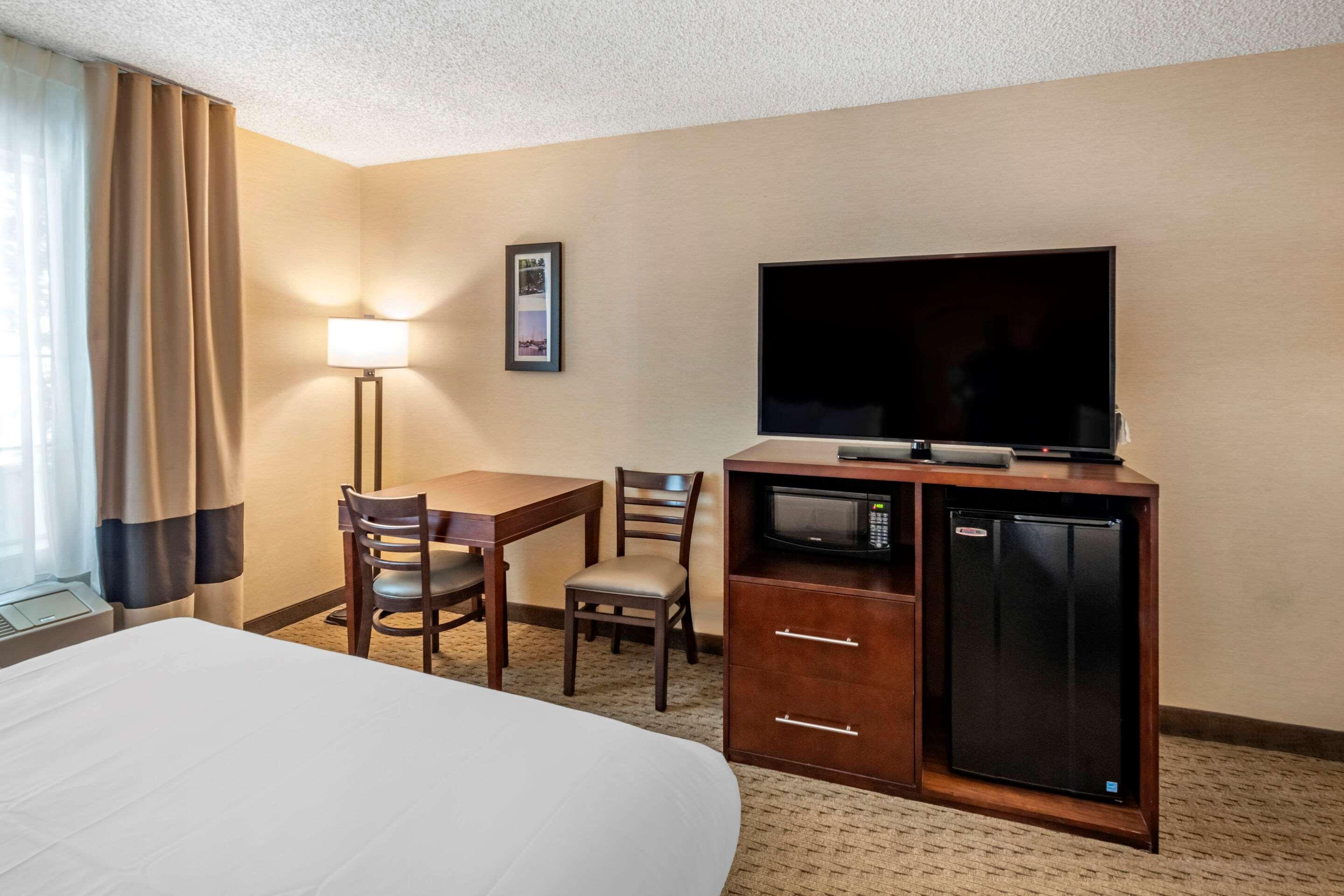 Comfort Inn Редуд Сити Екстериор снимка