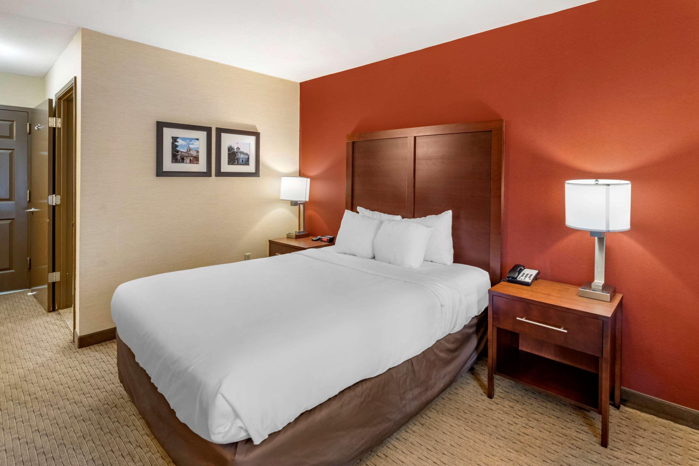 Comfort Inn Редуд Сити Екстериор снимка