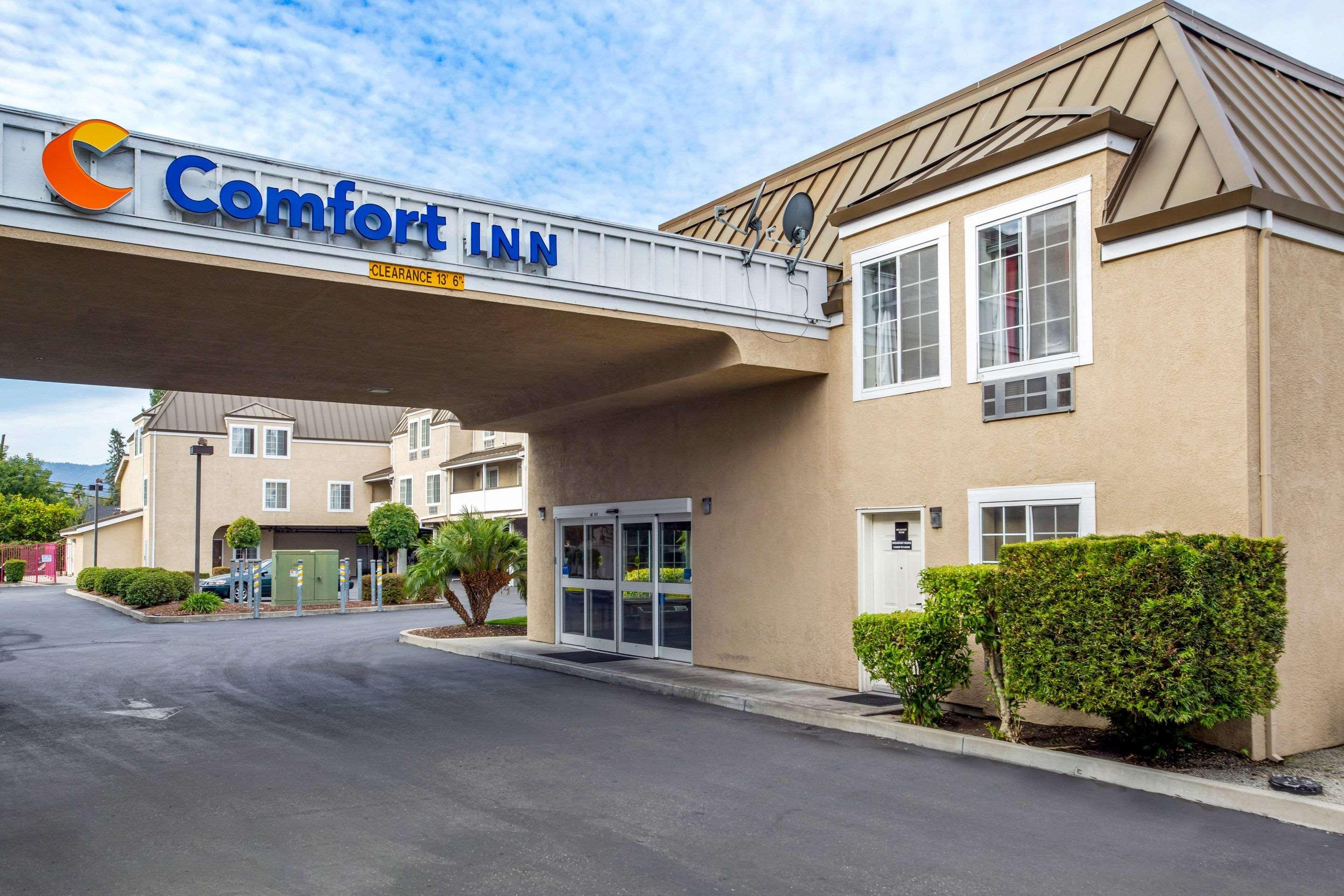 Comfort Inn Редуд Сити Екстериор снимка