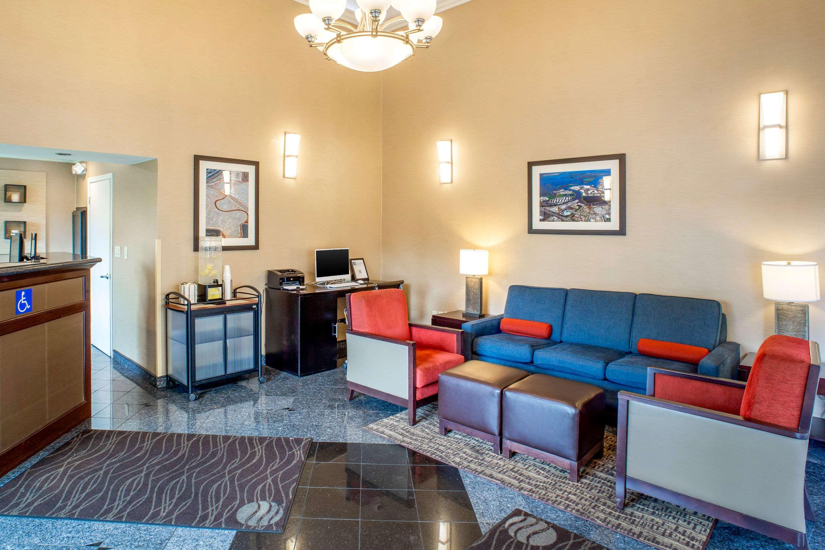 Comfort Inn Редуд Сити Екстериор снимка