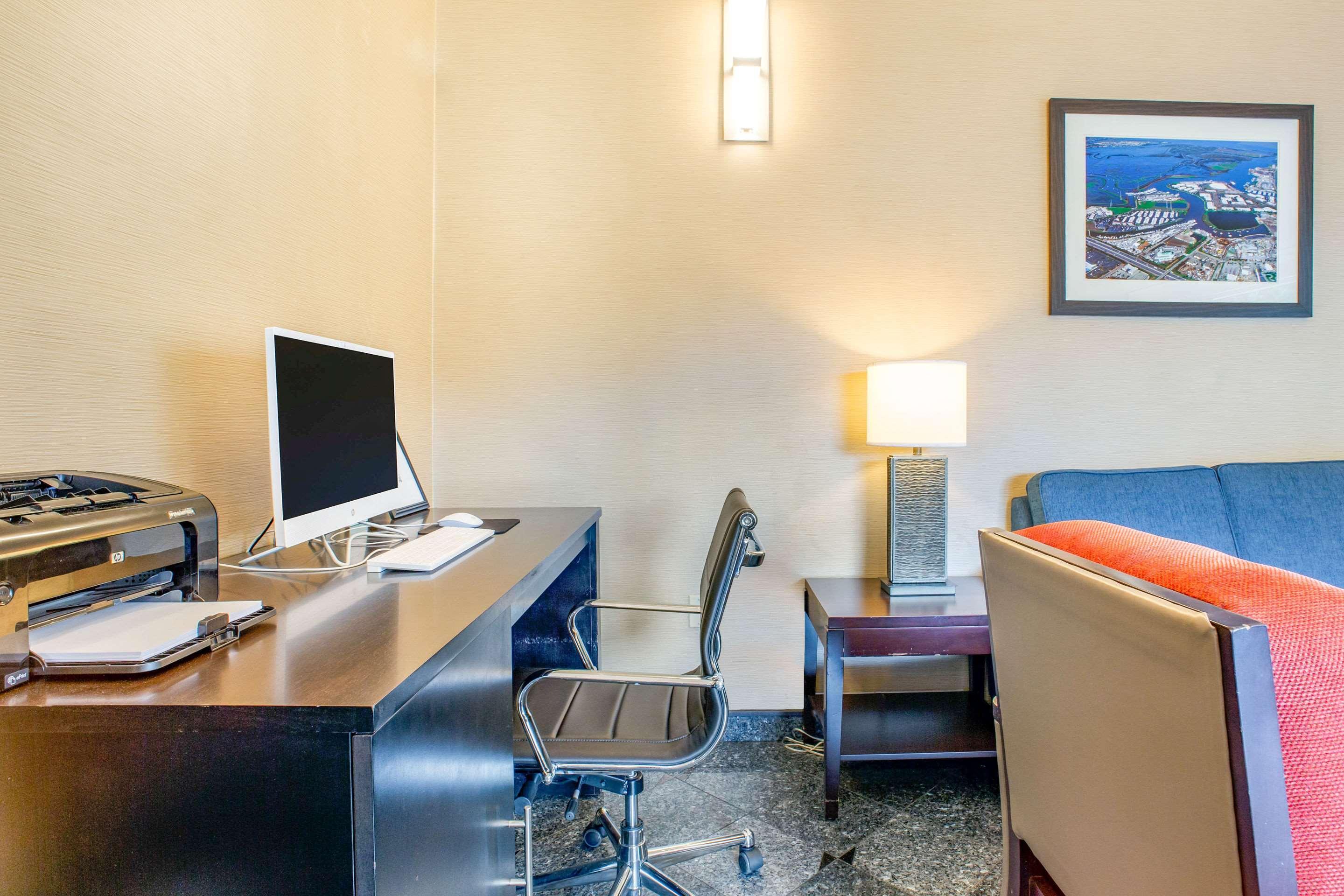 Comfort Inn Редуд Сити Екстериор снимка