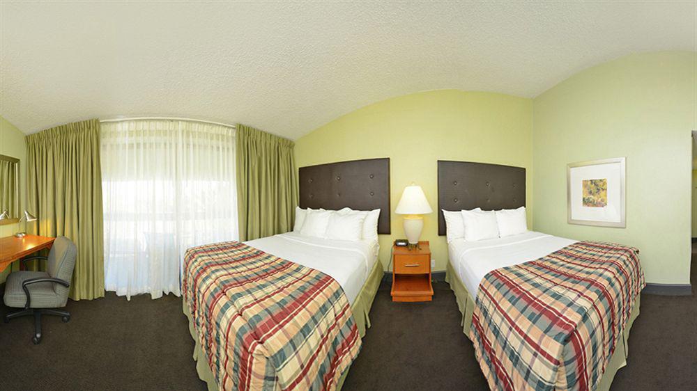 Comfort Inn Редуд Сити Екстериор снимка